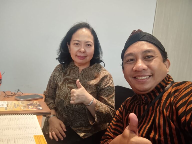 Bersama Ibu Direktur Kementrian Perindustrian